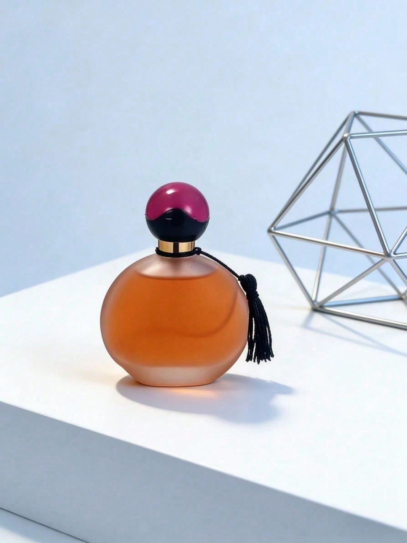 عطر فاخر للجنسين برائحة خشبية  - مراجعة Perfume Luxury Fragrance وسعره