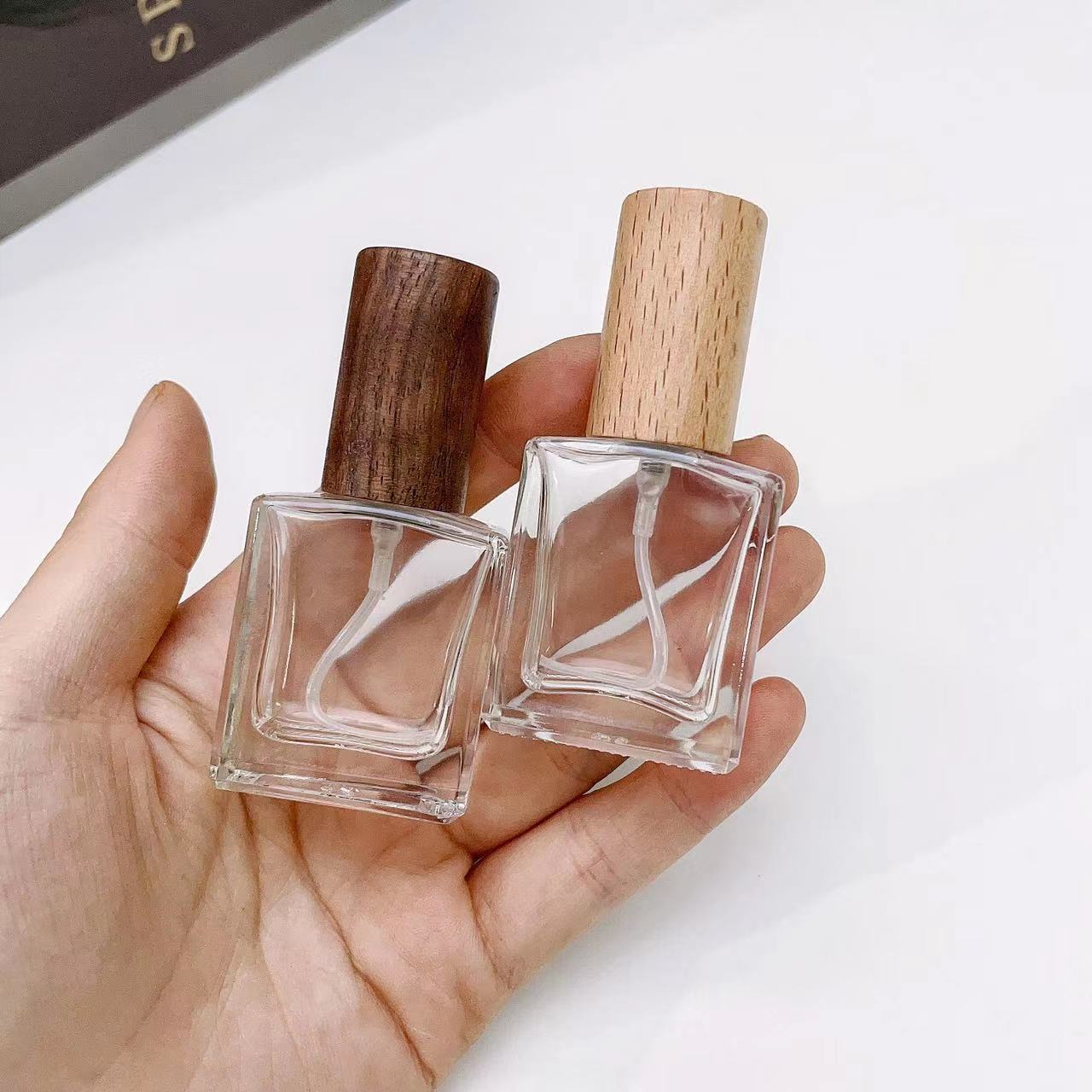 زجاجة بخاخ عطر من الزجاج السمي - مراجعة Perfume Fragrance Gallon وسعره